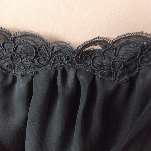 Unworn lace lingerie - Picture 7 of 16